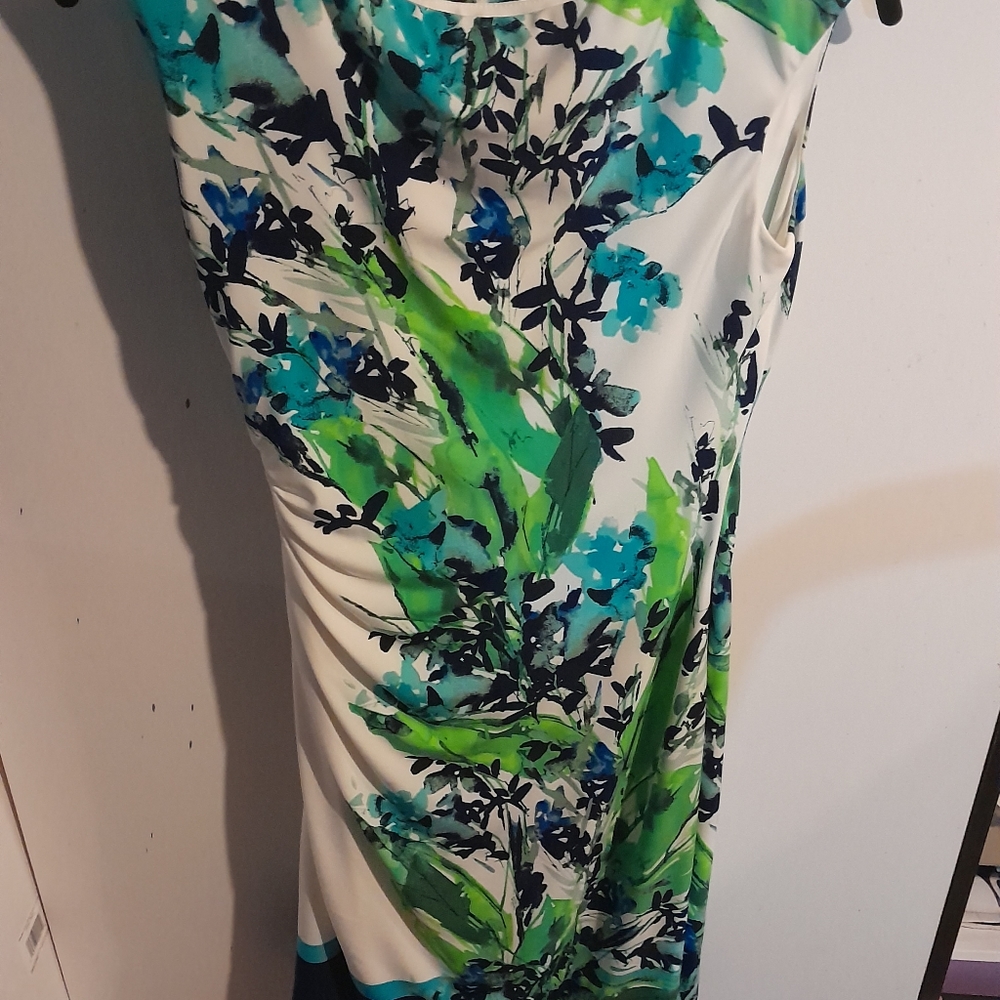 Dress - Picture 3 of 4